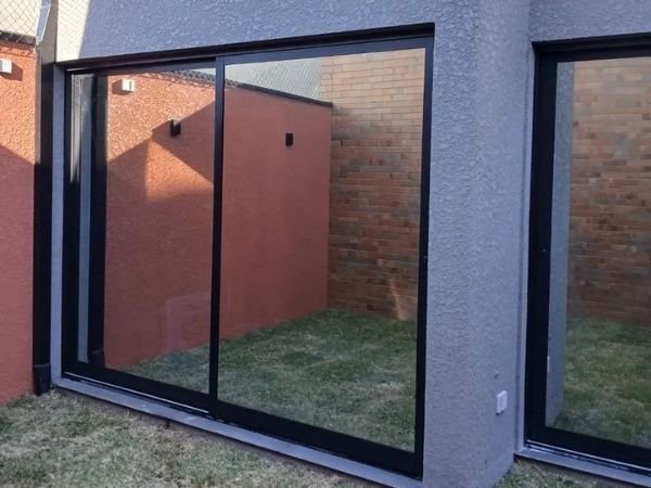 Transforme seus ambientes com película profissional em Residencial Jardim Zara, Ribeirão Preto